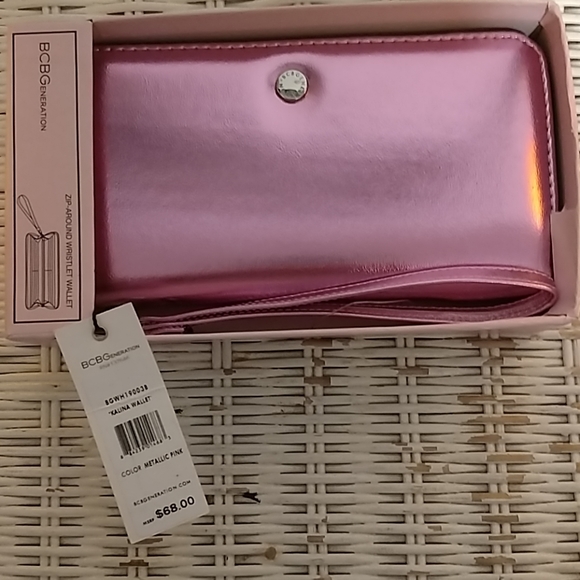 BCBG Handbags - BCBG Metallic Pink wristlet wallet